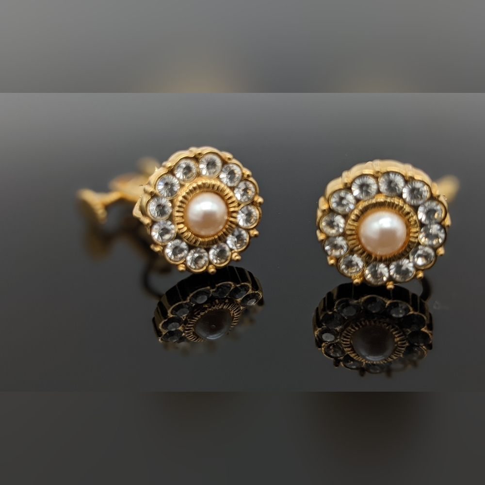 VTG Napier Gold Tone Earrings Pearl accent